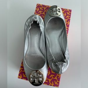 Tory Burch Reva Ballet Flats Metallic Silver Size 6 M
